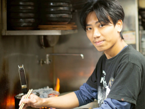 PYAE PHYO OO (ピェピョーウー) さん